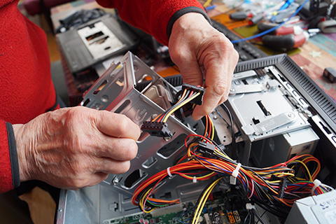 Removing PC hardware components
